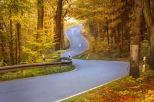 Suchst du professionelle MPU Beratung und Vorbereitung in Gießen und Marburg?
Ein ganzes Stück des Weges hast du schon bis zu deiner medizinisch-psychologischen Untersuchung zurück gelegt. Ab jetzt wird die Straße breiter und gerader für dich werden.